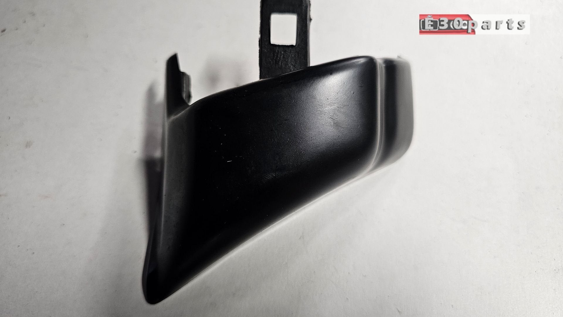 Bumperlijst links zwart achterzijde nieuw BMW 3 serie E30 51, Autos : Pièces & Accessoires, -, Utilisé, -, Enlèvement ou Envoi