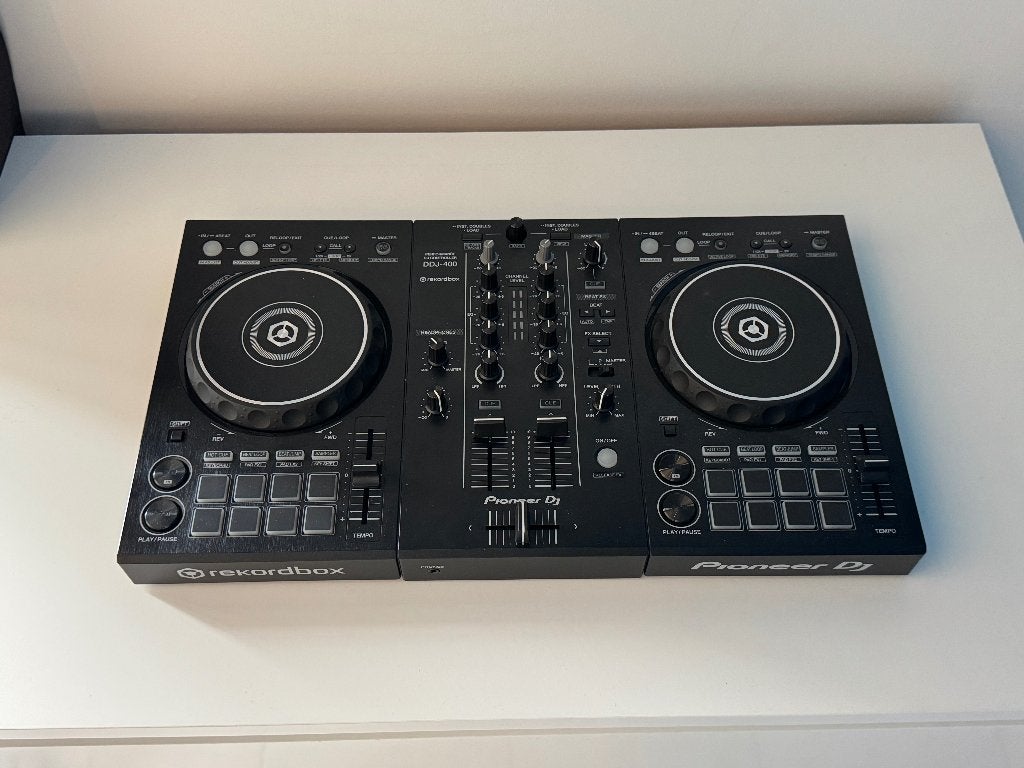 Pioneer DDJ-400 rekordbox controller, nieuwstaat, Musique & Instruments, DJ sets & Platines, Enlèvement ou Envoi, Comme neuf, Platine