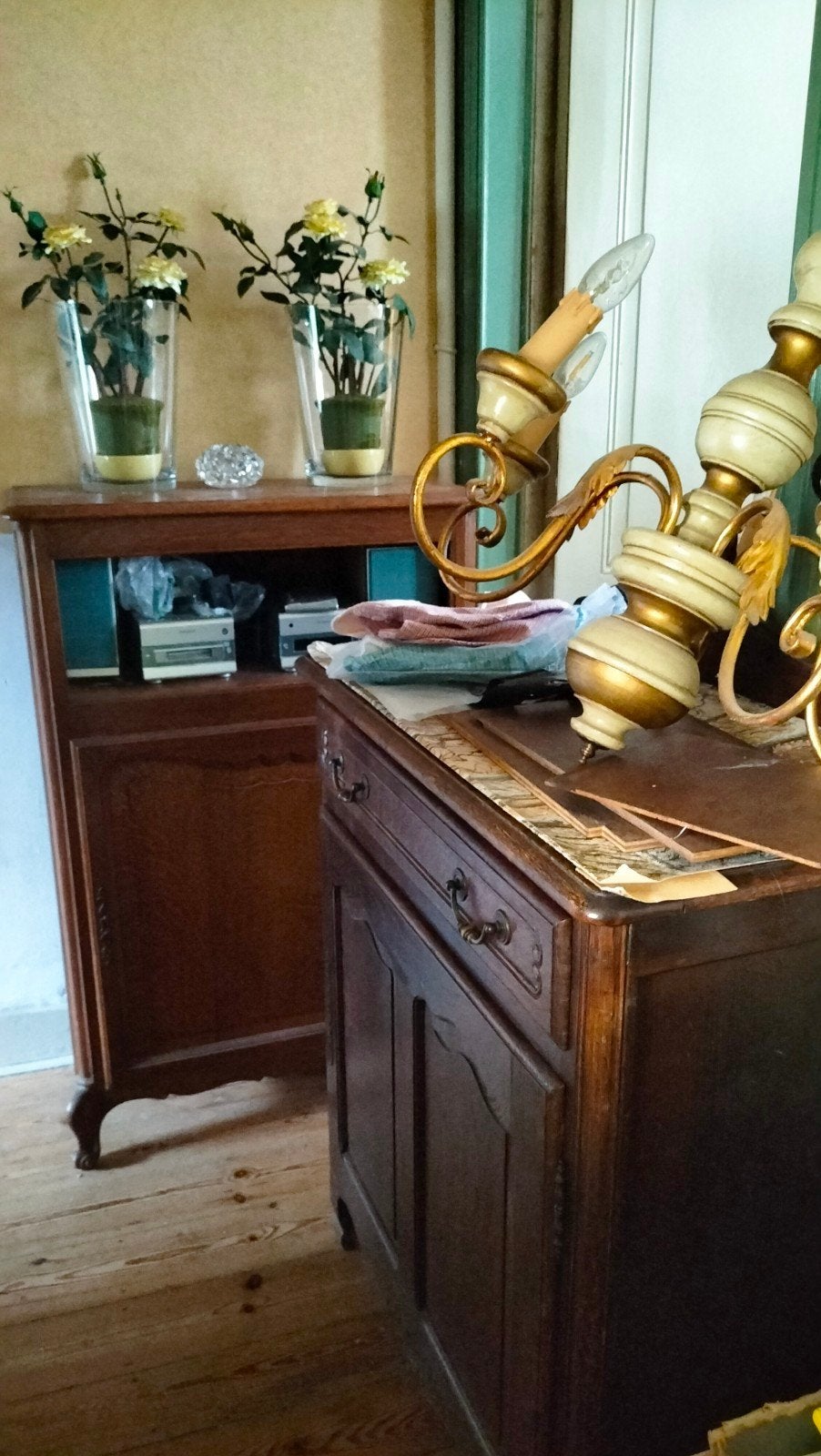 Une armoire avec tiroir bois plein, Enlèvement