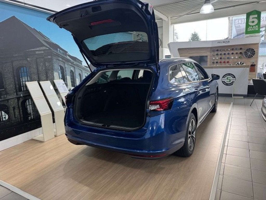 Skoda Superb Combi 1.5 TSI iV DSG (bj 2025, automaat), Auto's, Automaat, 1498 cc, Overige kleuren, Bedrijf