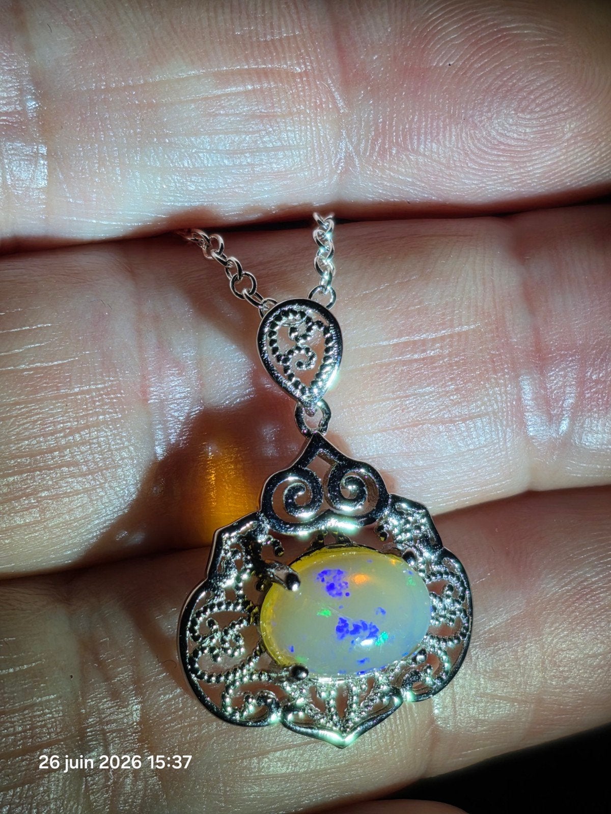 Sterling zilveren hanger met natuurlijke Ethiopische opaal, Ophalen, Nieuw, Met edelsteen, Zilver