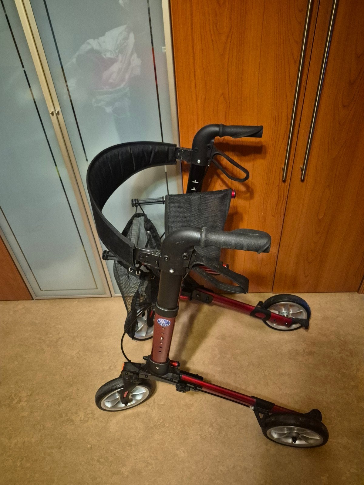 ROLLATOR, Diversen, Rollators, Ophalen, Lichtgewicht, Zo goed als nieuw