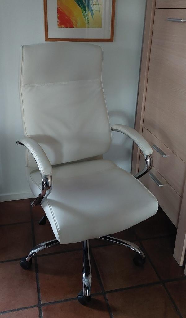 Comfortabele bureaustoel, Huis en Inrichting, Bureaustoelen, Ophalen, Gebruikt, Wit, Bureaustoel