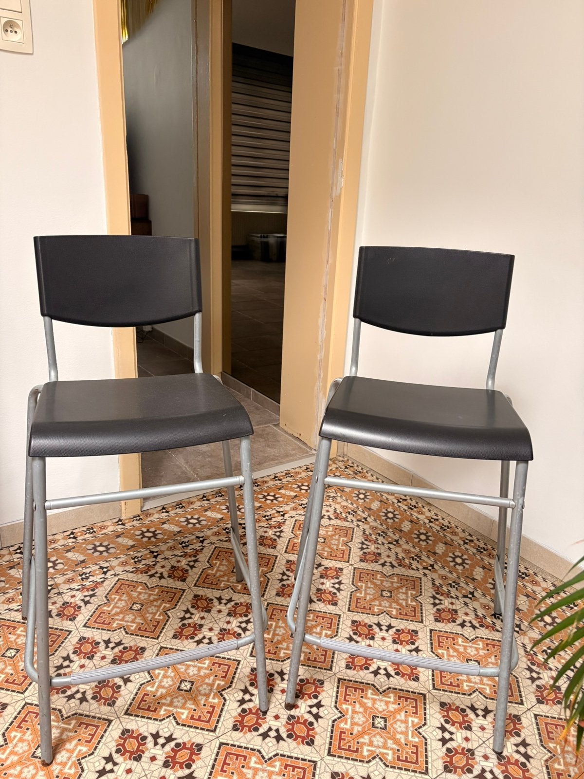 Lot de 2 chaises hautes, Maison & Meubles, Chaises, Synthétique, Deux, Enlèvement, Utilisé