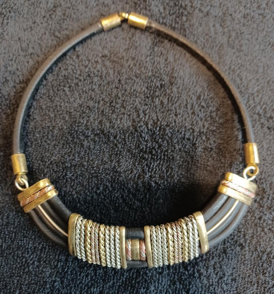 Collier cuir et cuivre, Handtassen en Accessoires, Armbanden, Leer