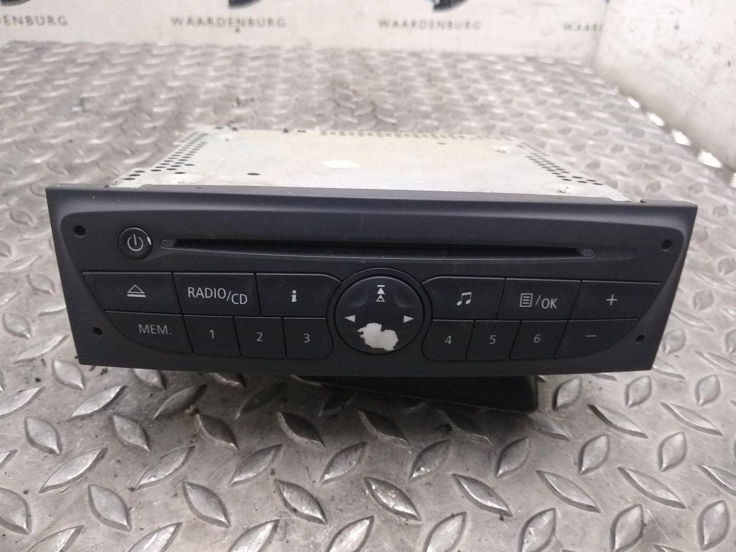 RENAULT CLIO 1.5 DCI PARISIENNE RADIO 2011, Auto-onderdelen, Ophalen of Verzenden, Gebruikt, Stiba lid