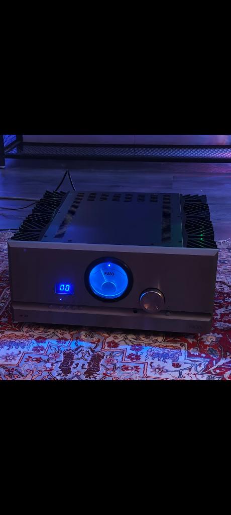 Pass Labs int 250, TV, Hi-fi & Vidéo, Enlèvement, Comme neuf, 120 watts ou plus, Autres marques