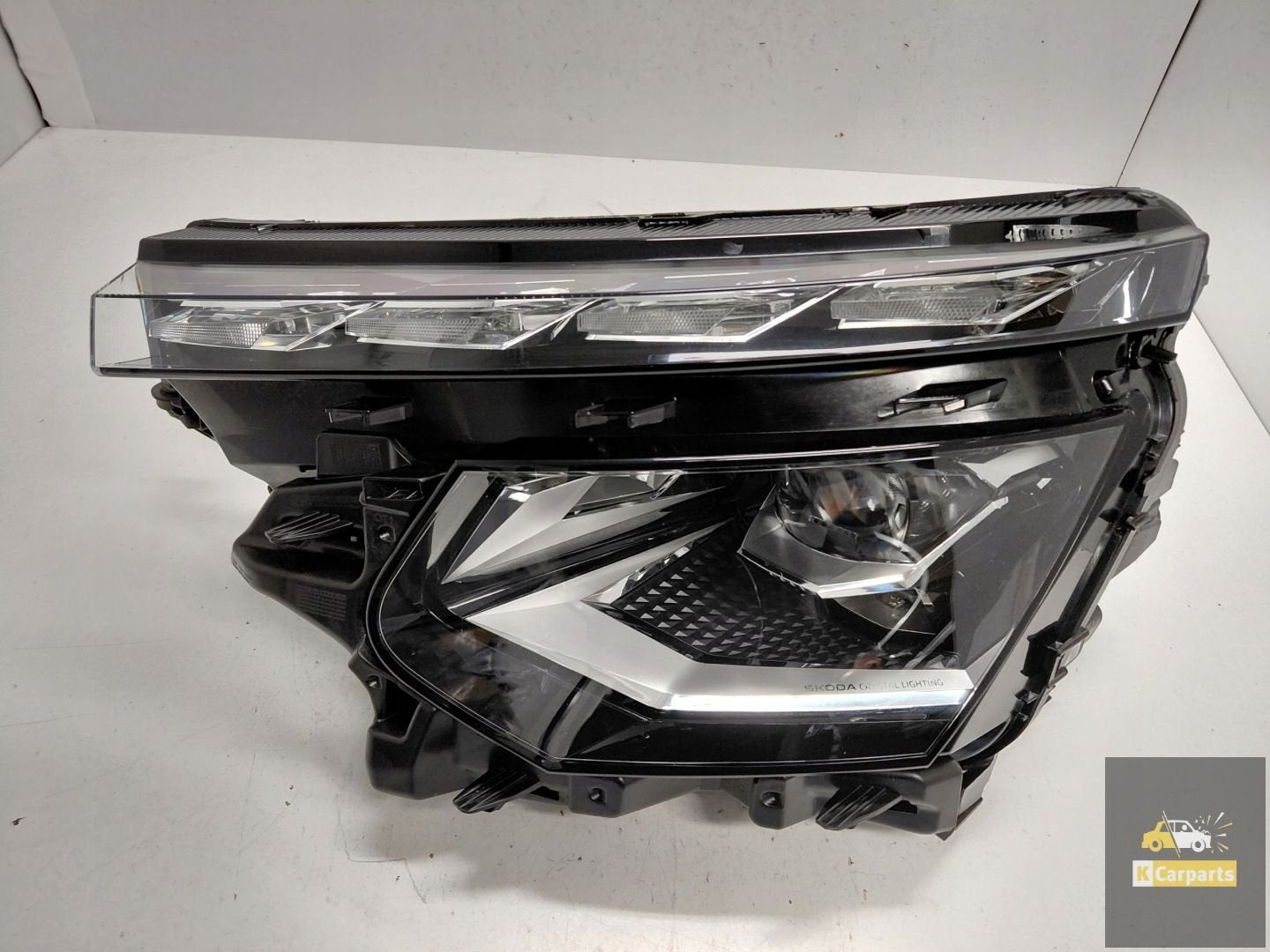 655941015C, Skoda Kamiq Lift Full Led-lamp links Ideaal, Auto-onderdelen, Tr. Vaclava Klementa 869
293 01  Mlada Boleslav, CZ