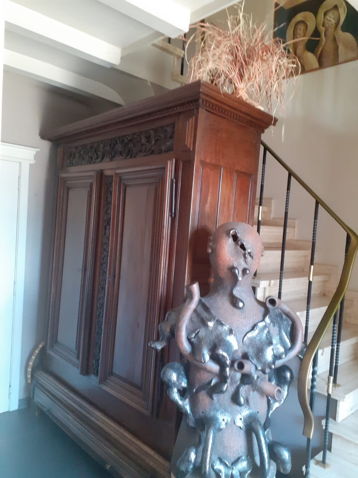 Grande armoire de campagne, Enlèvement
