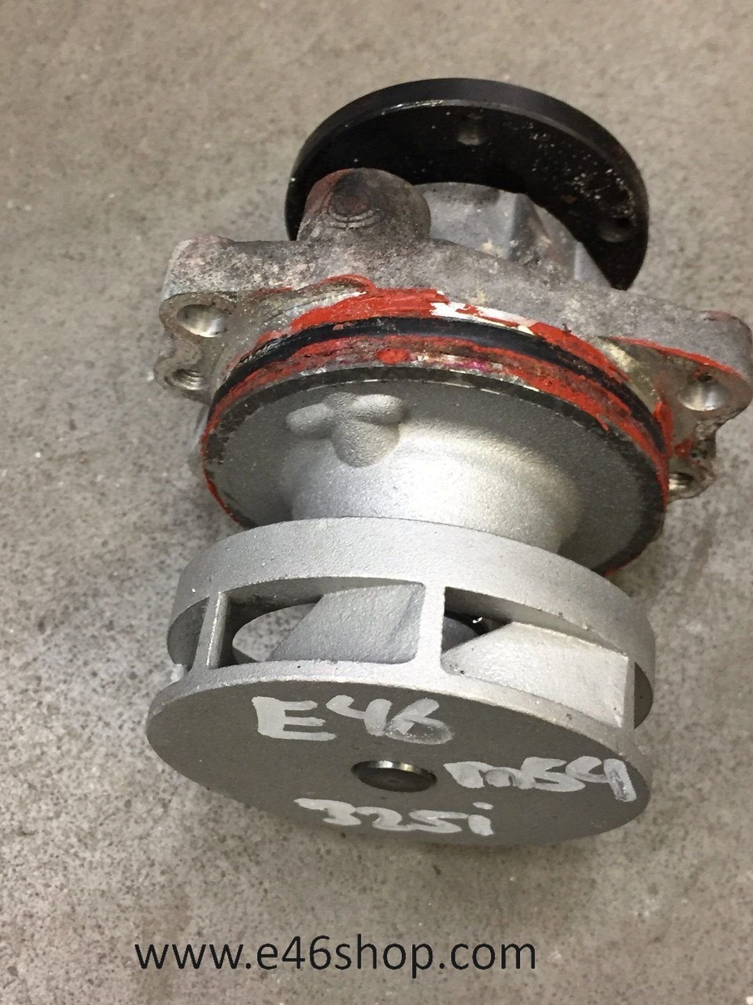 Waterpomp BMW E46 320i 325i 330i m54 motor, Autos : Pièces & Accessoires, Moteurs & Accessoires, BMW, Utilisé, Enlèvement ou Envoi