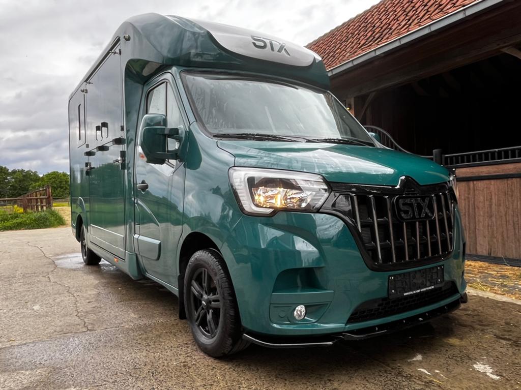 19 000 km!!! STX uniques ! ! !  Camionnette chevaux, Animaux & Accessoires, Enlèvement
