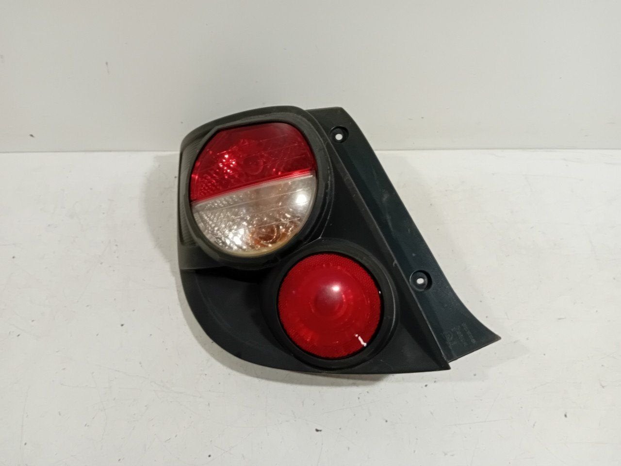 Achterlicht links buiten Chevrolet Aveo, Onderdelen@venauto.nl, Van der Ven Autorecycling B.V., Gebruikt, Ettenseweg 76, 4706 PB Roosendaal, The Netherlands