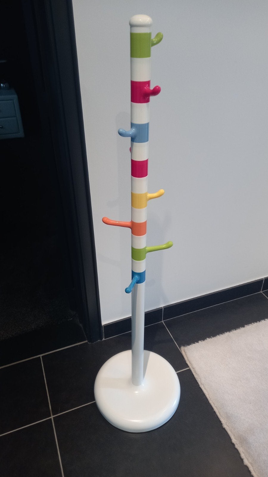 Ikea Krokig kinderkapstok, Ophalen