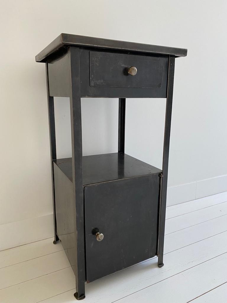 Vintage metalen nachtkastje, Antiek en Kunst, Ophalen
