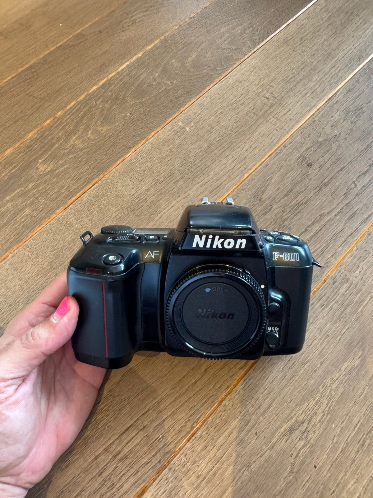 Nikon F-601 (N6006) – Boîtier reflex argentique autofocus, Enlèvement ou Envoi, Utilisé, Nikon