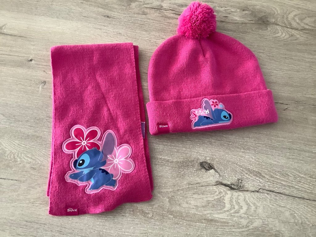 Ensemble écharpe et bonnet Disney Stitch, Enfants & Bébés, Vêtements enfant | Bonnets, Écharpes & Gants, Disney, Enlèvement ou Envoi