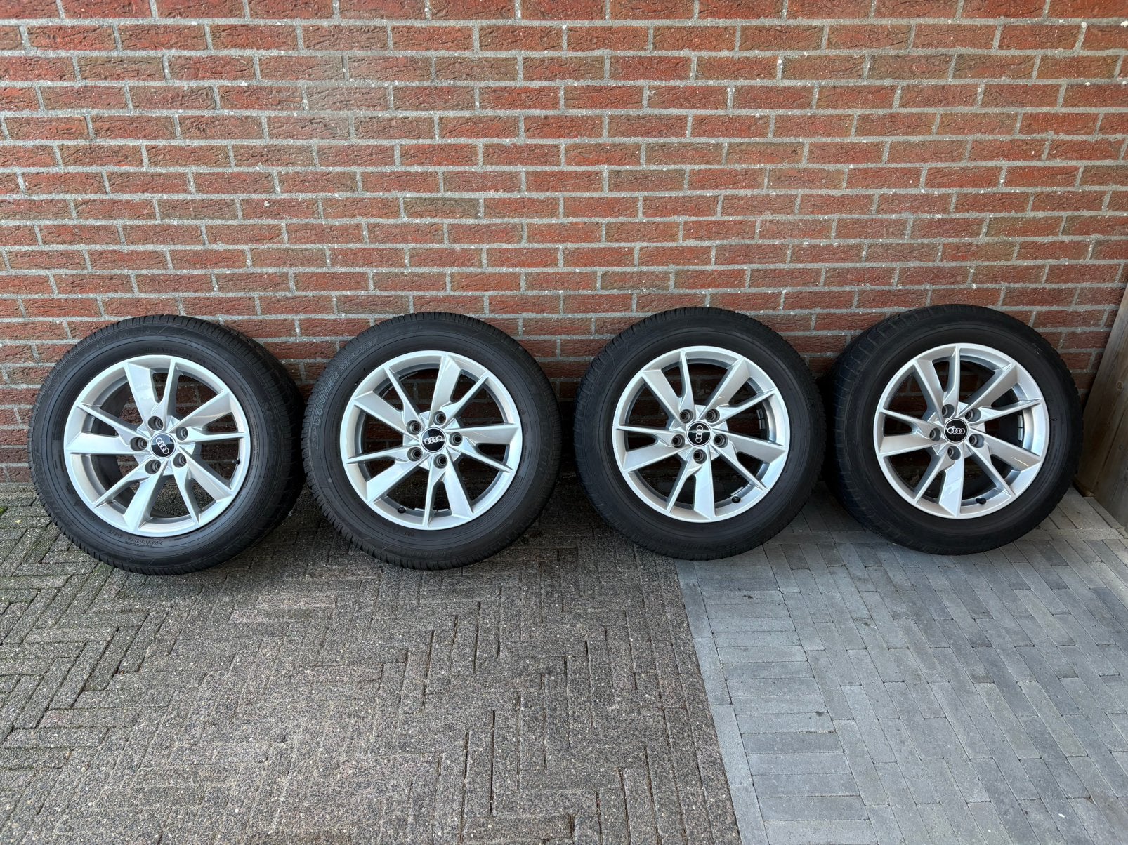 Winterwielen set Audi, Ophalen, Gebruikt, Velg(en), 16 inch