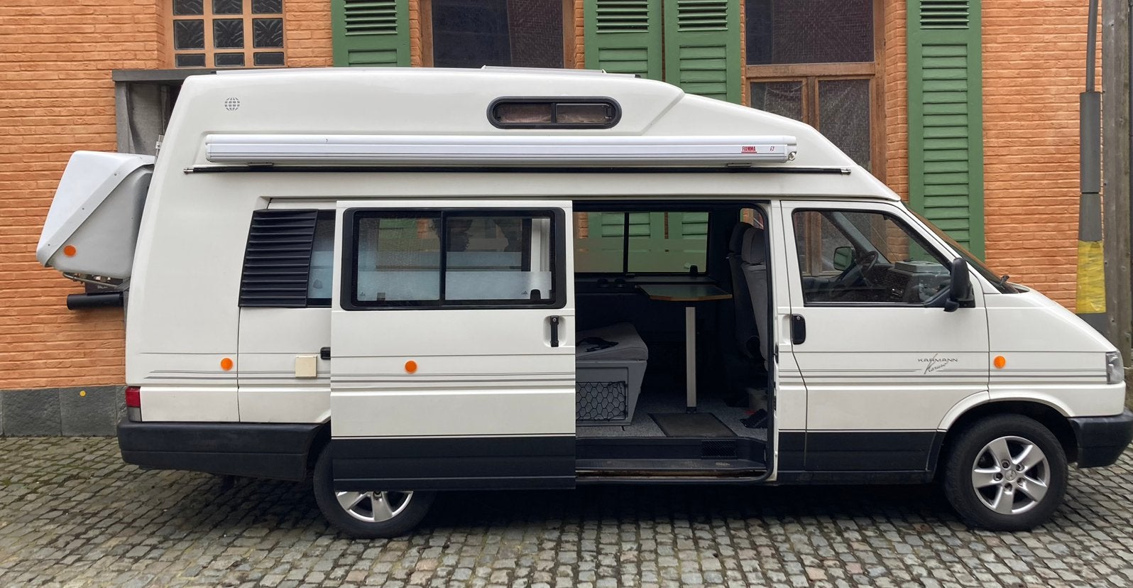Volkswagen T4 Karmann Karuso, Buscamper of Camperbus, Volkswagen, Douche, Diesel