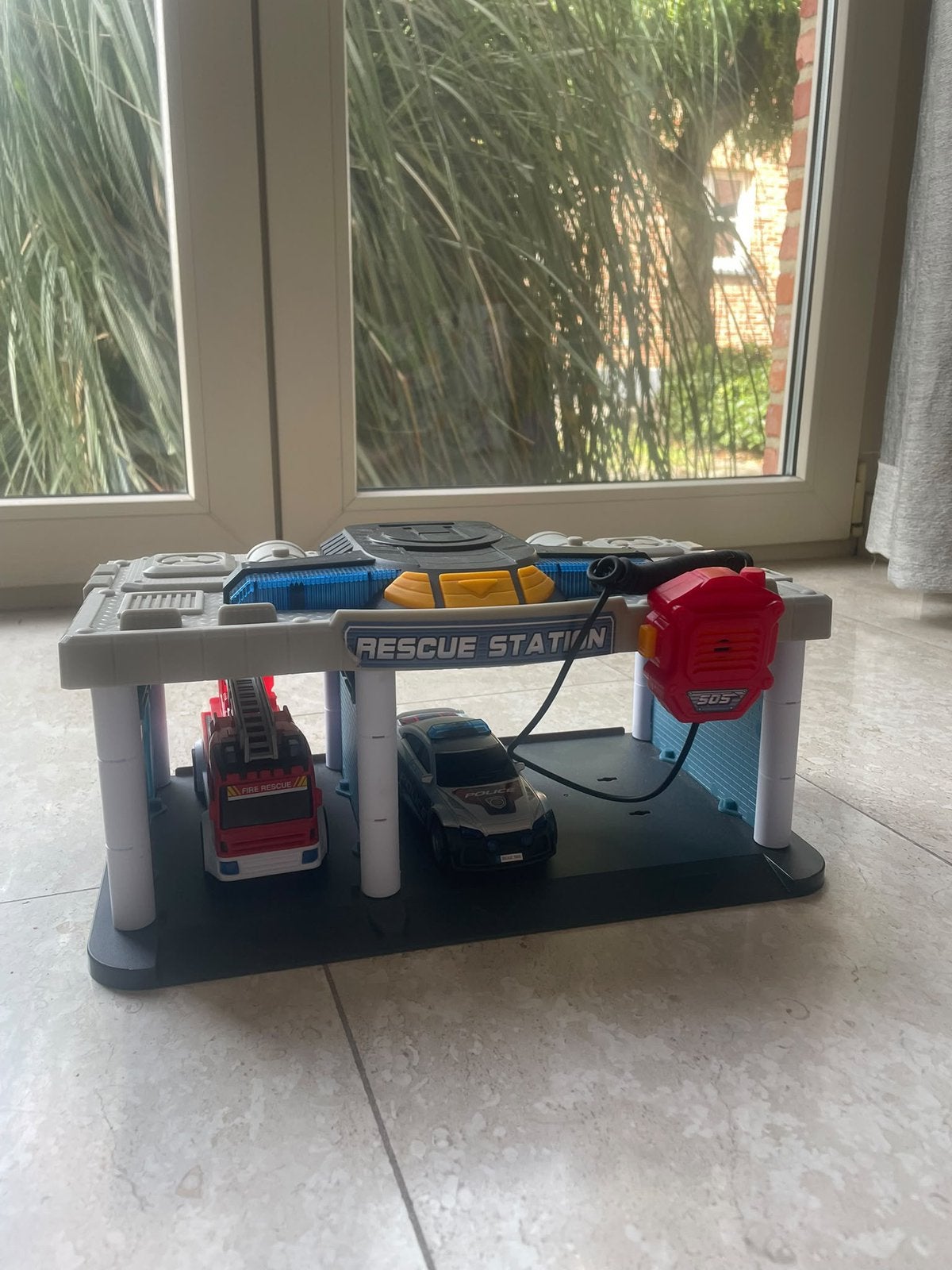 Dickie Toys SOS Rescue Center – reddingsstation + voertuigen, Ophalen, Gebruikt