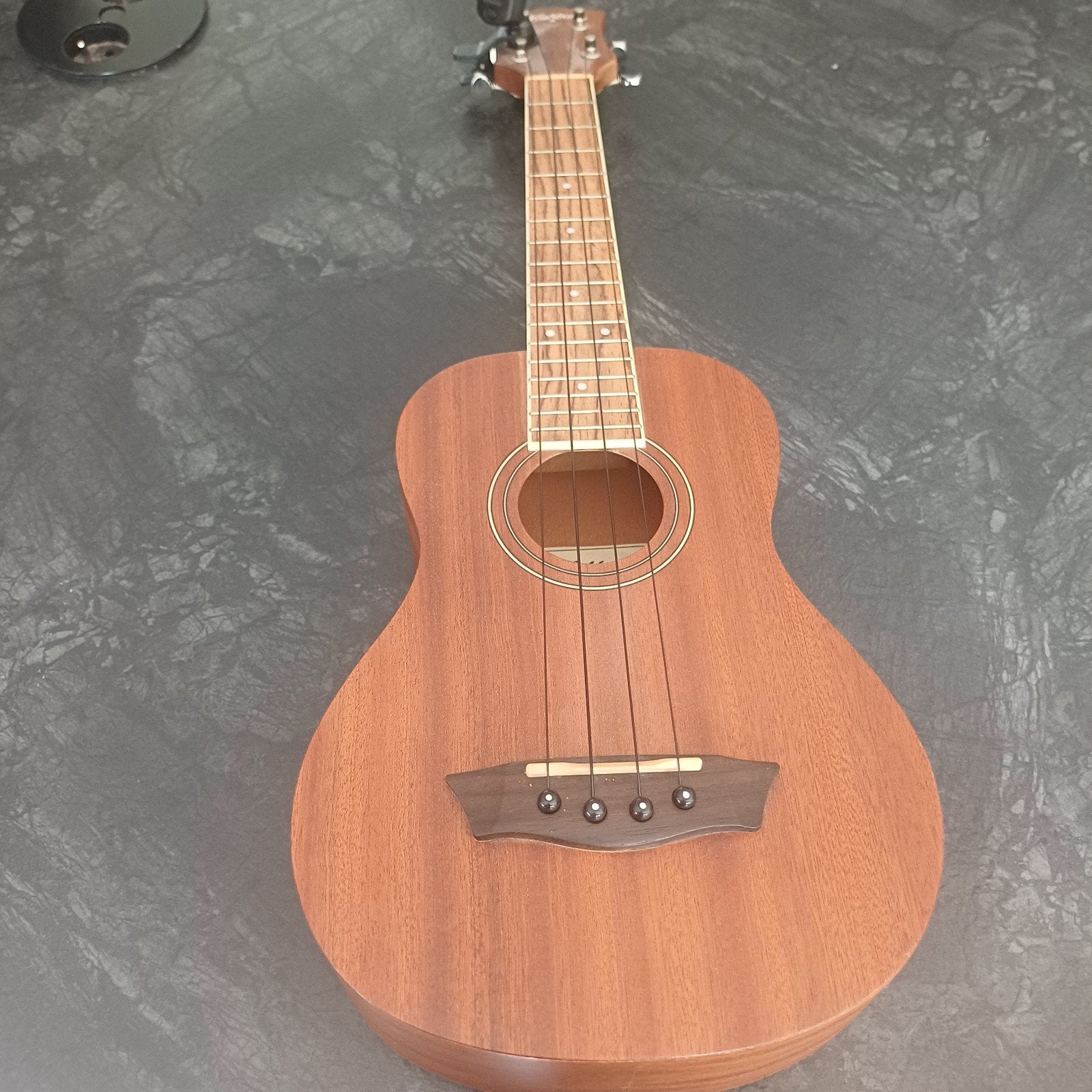 Gitaar washburn U20, Ophalen