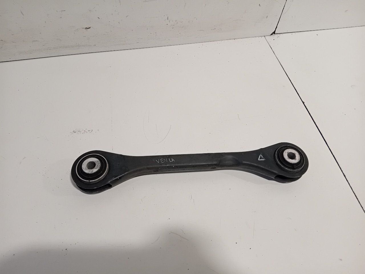 Draagarm links achter Audi A6, Onderdelen@venauto.nl, Van der Ven Autorecycling B.V., Gebruikt, Ettenseweg 76, 4706 PB Roosendaal, The Netherlands