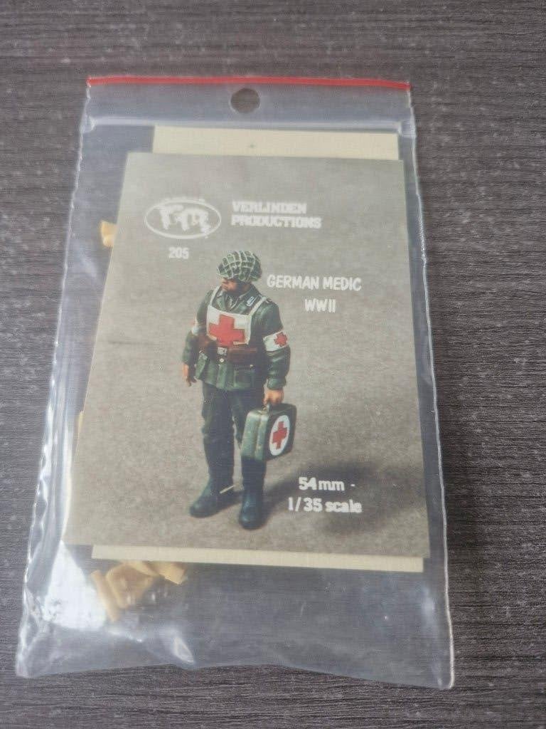 Verlinden 1/35 German Medic WWII, Hobby & Loisirs créatifs, Modélisme | Figurines & Dioramas, Enlèvement ou Envoi, Neuf, 1:35 à 1:50