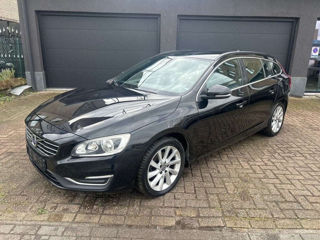 volvo v60 | Diesel Navigatie Bluethooth, Auto's, Voorwielaandrijving, 4 cilinders, 1969 cc, 5 deurs