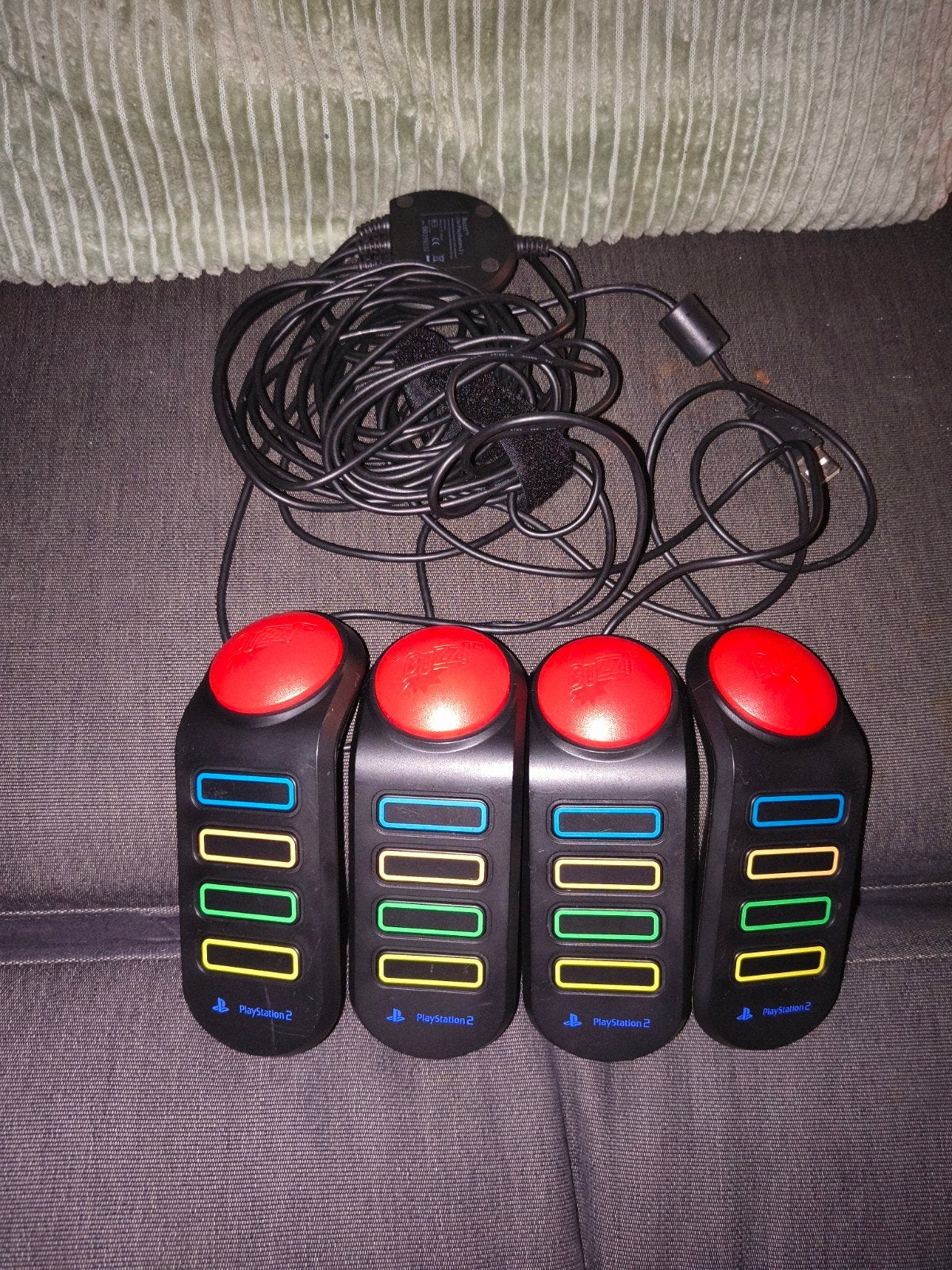 Buzz buzzers Wired voor zowel Ps2 als Ps3, Games en Spelcomputers, Spelcomputers | Sony PlayStation 2, Ophalen of Verzenden, Zo goed als nieuw