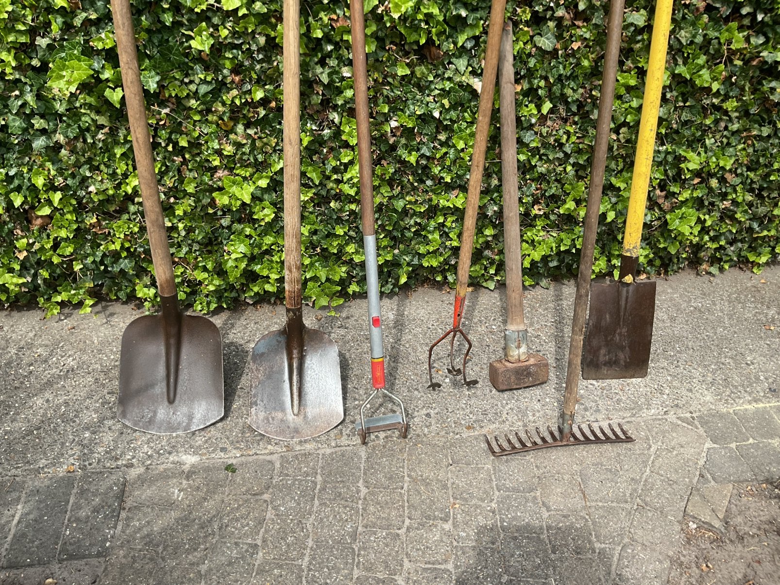 Tuin.steekschop,2 schoppen,rijf,hamer,2 harken €10’t stuk, Ophalen, Zo goed als nieuw, Hark