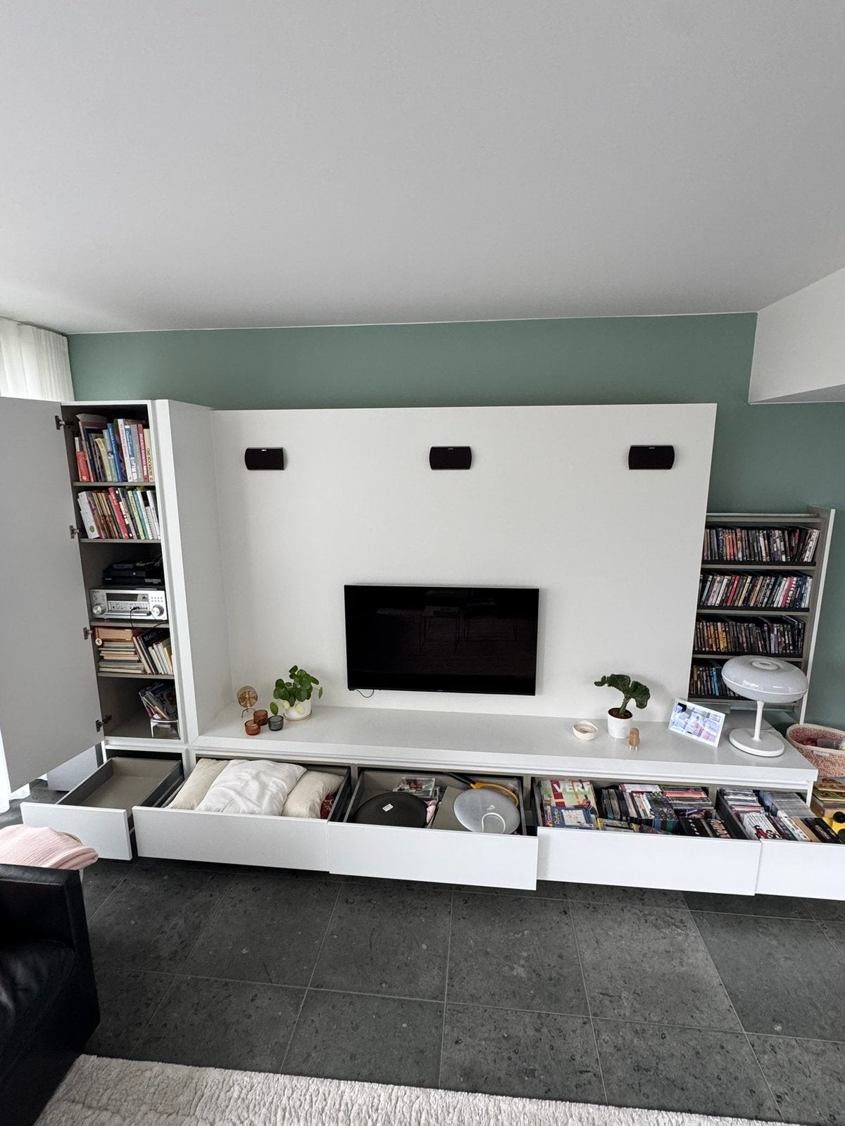 Wit gelakt TV wandmeubel met opbergruimte, Maison & Meubles, Avec tiroir(s), 300 cm ou plus, Enlèvement, Utilisé