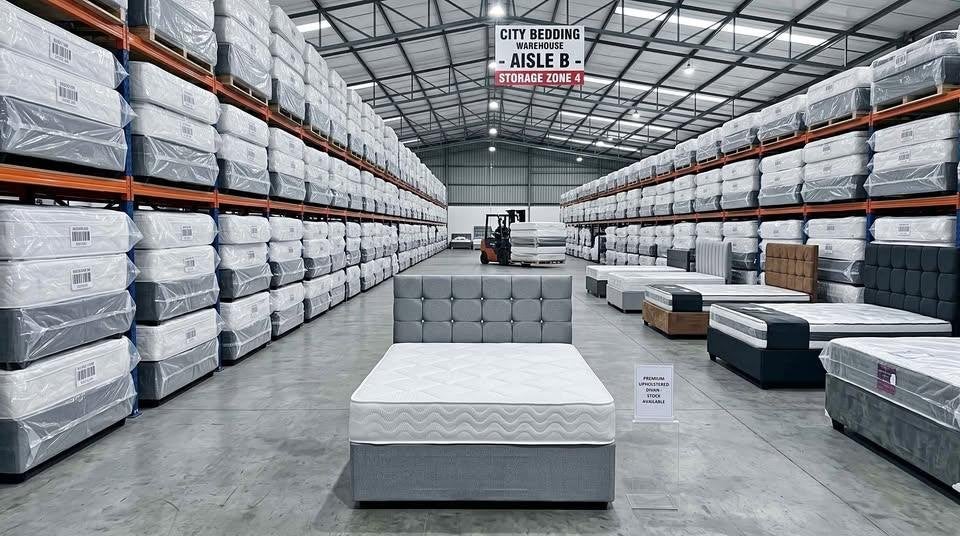 Nieuw eenpersoons / tweepersoons bed + matras, Huis en Inrichting, Verzenden, Nieuw, Tweepersoons, Overige kleuren