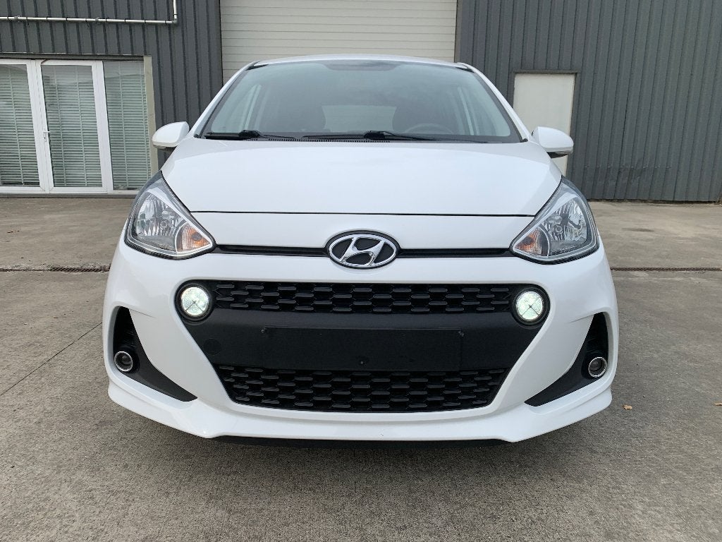 TOPSTAAT!!! HYUNDAI I10 SKY 1.0 BENZINE/AUTOMAAT/NAVI/AIRCO, Auto's, Dealer onderhouden, Wit, 5 zetels, 5 deurs