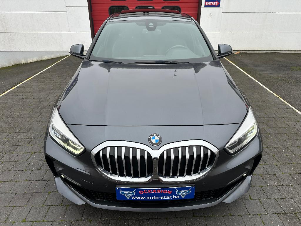 BMW 118i M PACK INT+EXT GPS PANO EURO 6-D DAKKARBOX, Automaat, Euro 6, Bedrijf, 3 cilinders