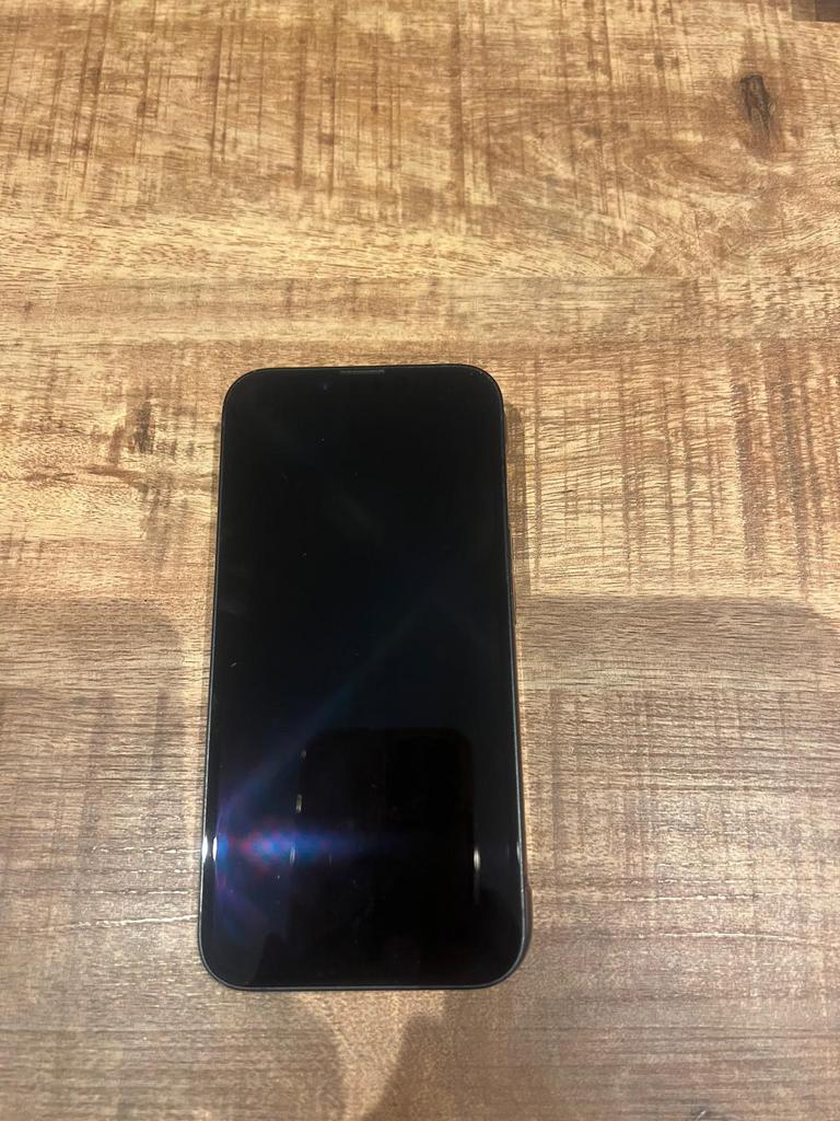 iPhone 14 met Stone Island hoesje - Zo goed als nieuw, Télécoms, Enlèvement, Comme neuf, IPhone 14