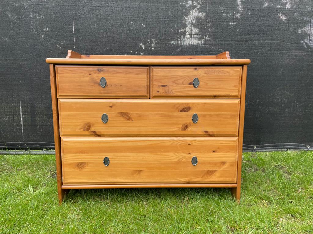 Gratis - commode IKEA, Huis en Inrichting, Kasten | Ladekasten, Gebruikt, 100 tot 150 cm, 100 tot 150 cm, 50 tot 75 cm, Grenenhout