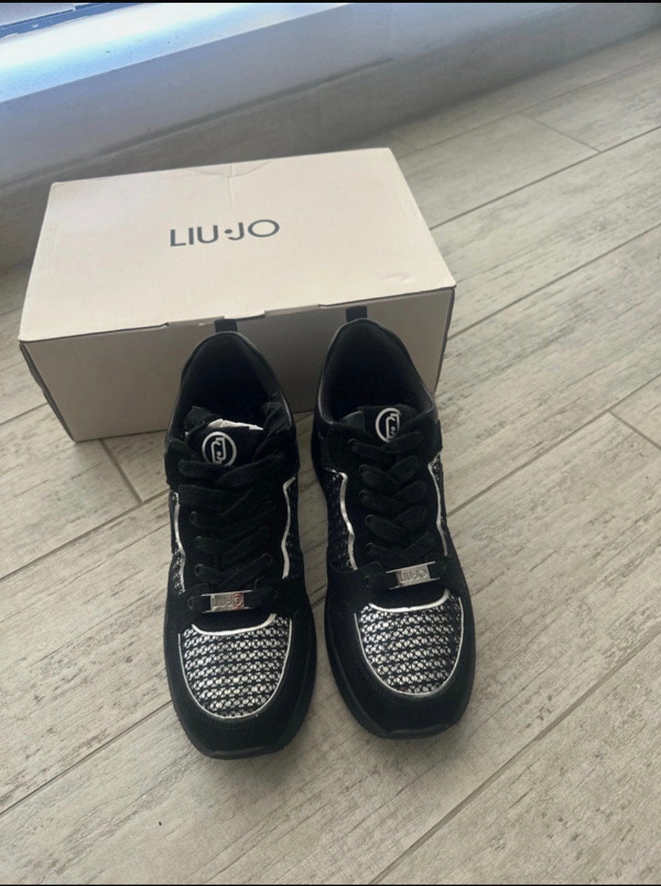 Nouvelles baskets Liu Jo taille 38, Neuf, Enlèvement ou Envoi, Sneakers et Baskets, Noir
