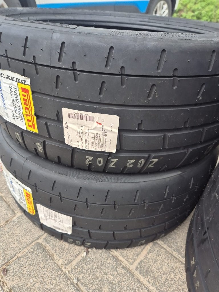 Pneus Pirelli Neuf, Autos : Pièces & Accessoires, Pneus & Jantes, Neuf, Pneus été, Pneu(s), Enlèvement