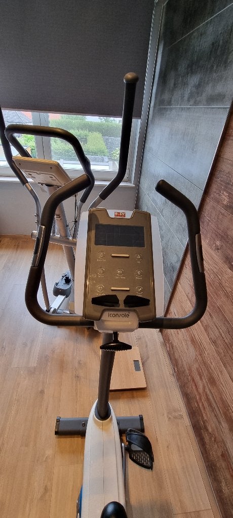 Fitnesspakket: Crosstrainer + Hometrainer – Goede Staat, Ophalen, Gebruikt, Benen, Crosstrainer