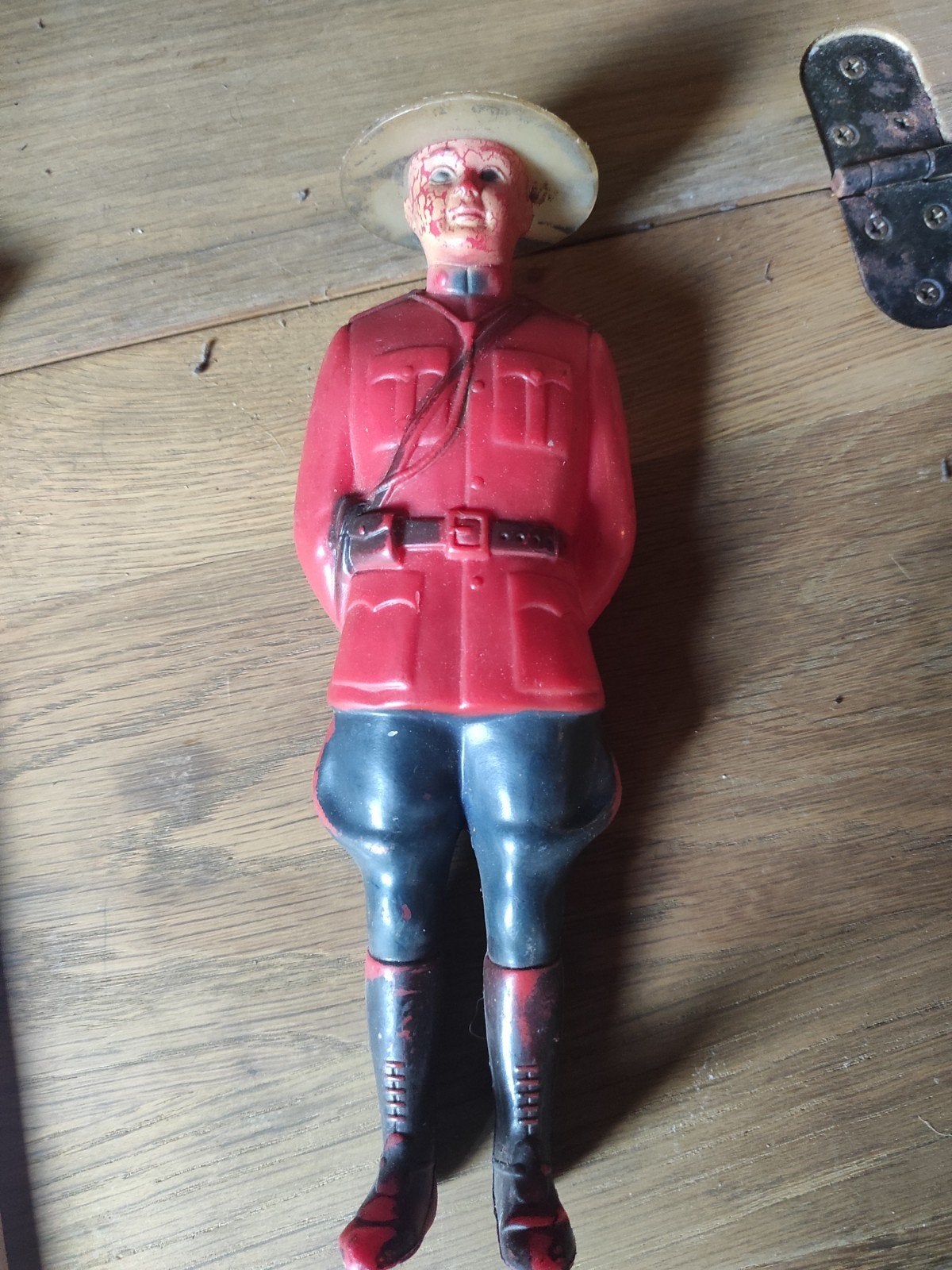 Vintage Hardplastic RCMP Mountie Beeldje / Figuur – Jaren 50, Ophalen