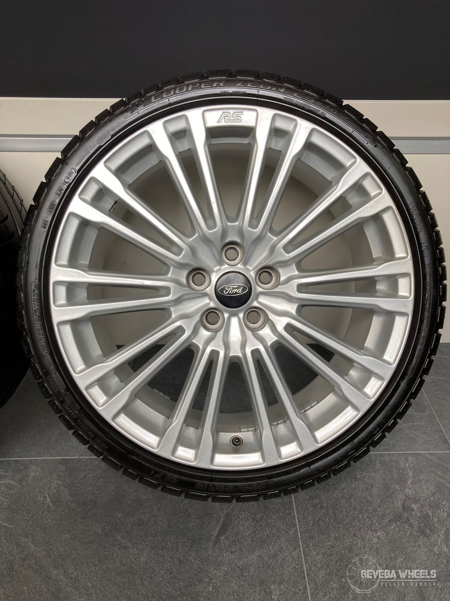 19” originele Ford Focus RS MK3 velgen + banden 5x108 TPMS G, Autos : Pièces & Accessoires, Pneus & Jantes, Pneus et Jantes, Véhicule de tourisme