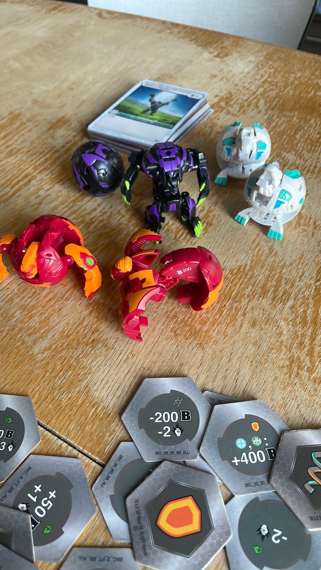 Lot de 6 Bakugan (figurines, cartes, jetons), Collections, Enlèvement, Comme neuf