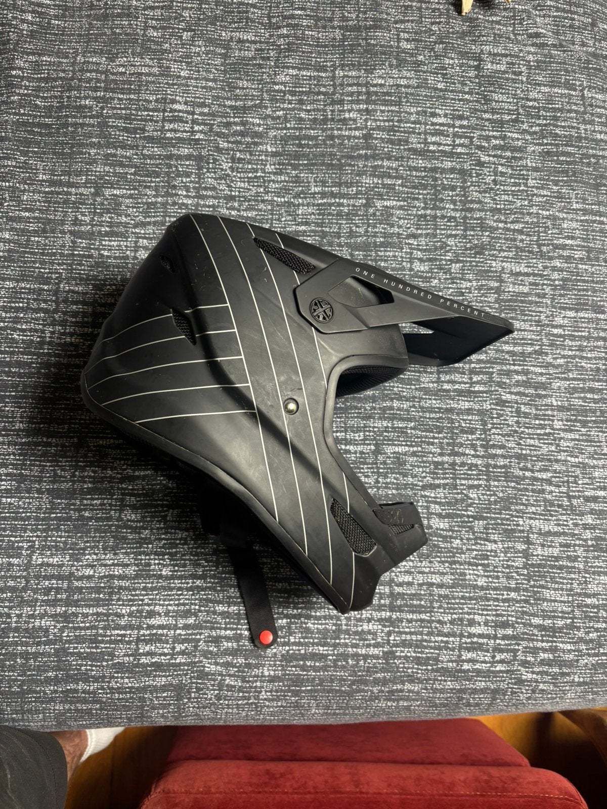 100% helm - Status, Fietsen en Brommers, Ophalen, L