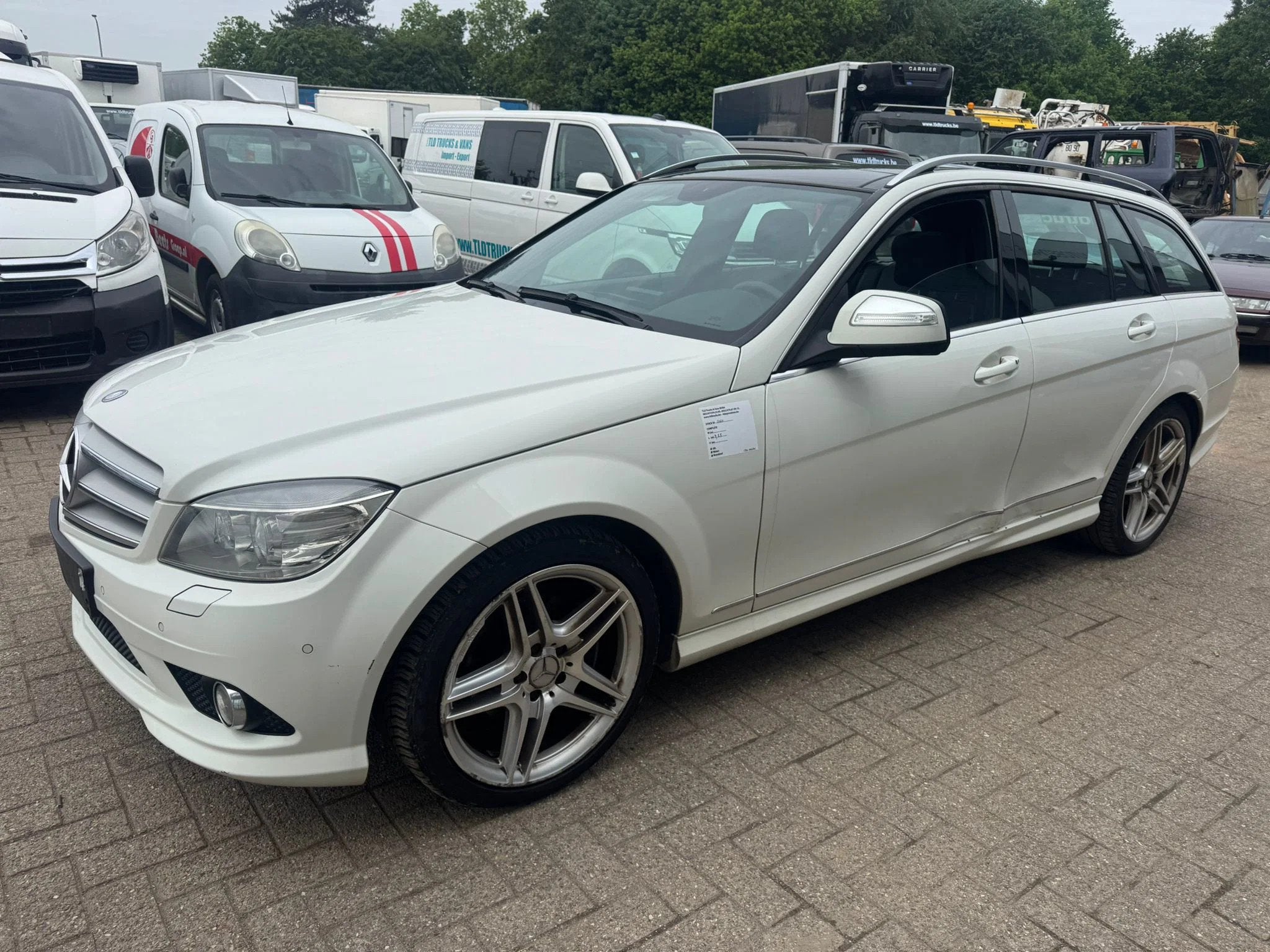 Mercedes-Benz C-Klasse *C200-PANO ROOF-BELGIAN CAR*, Automaat, Gebruikt, https://public.car-pass.be/vhr/5bcfc8d5-eb5f-4e49-a1e9-f62821ea74b7