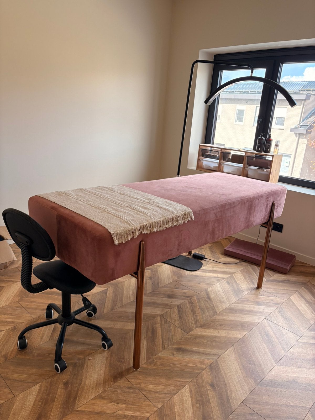 Behandelbank / massagetafel, Ophalen, Zo goed als nieuw