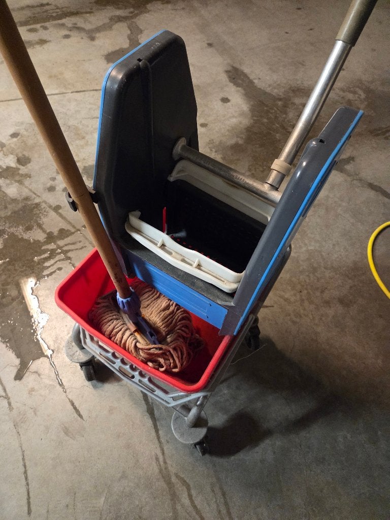 swiffer poetskar, Maison & Meubles, Enlèvement, Seau, Bac ou Chariot à balais