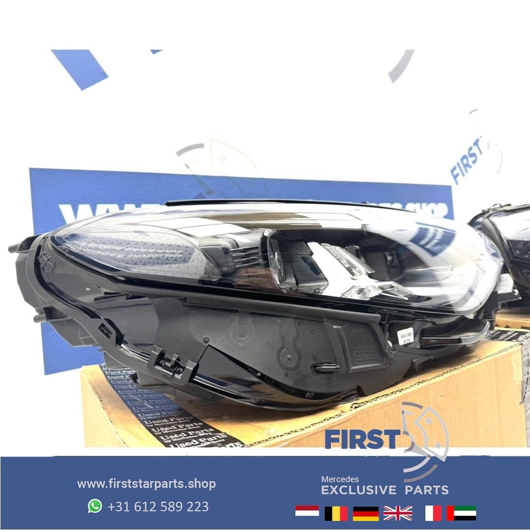 W174 CLA LED MULTIBEAM KOPLAMP RECHTS A1749064202 Mercedes 2, Gebruikt, -, Ophalen of Verzenden, -
