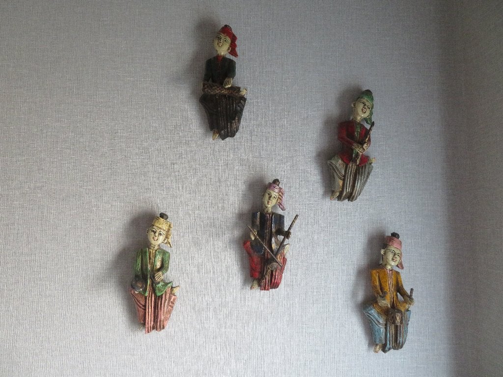 Indonesisch orkest, Antiek en Kunst, Kunst | Beelden en Houtsnijwerken, Ophalen, 20 - 50 cm, Hout, Overige stijlen