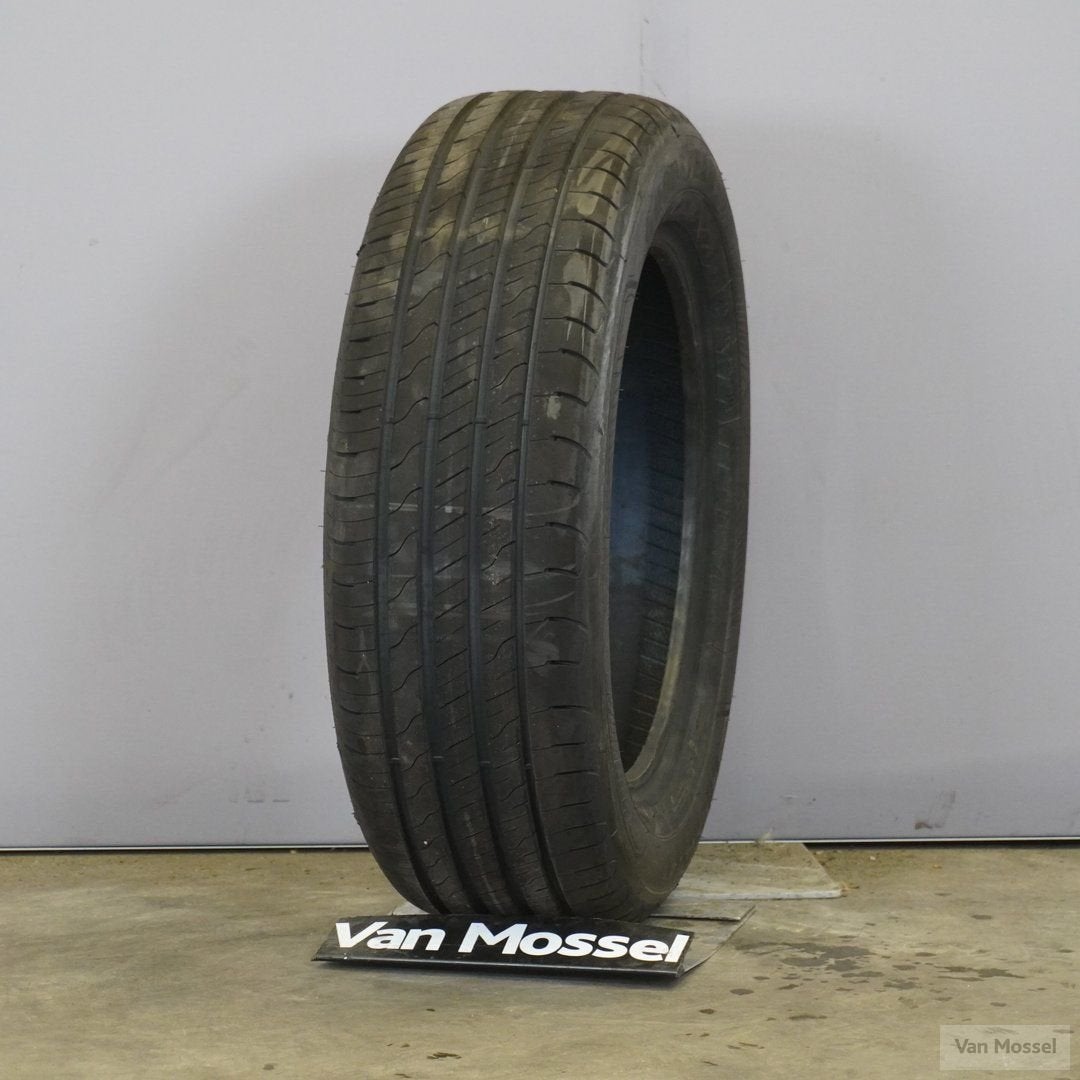 Goodyear Efficient Grip Performance 2 215/60/R17 96H, Auto-onderdelen, Banden en Velgen, -, -, 17 inch, Ophalen of Verzenden