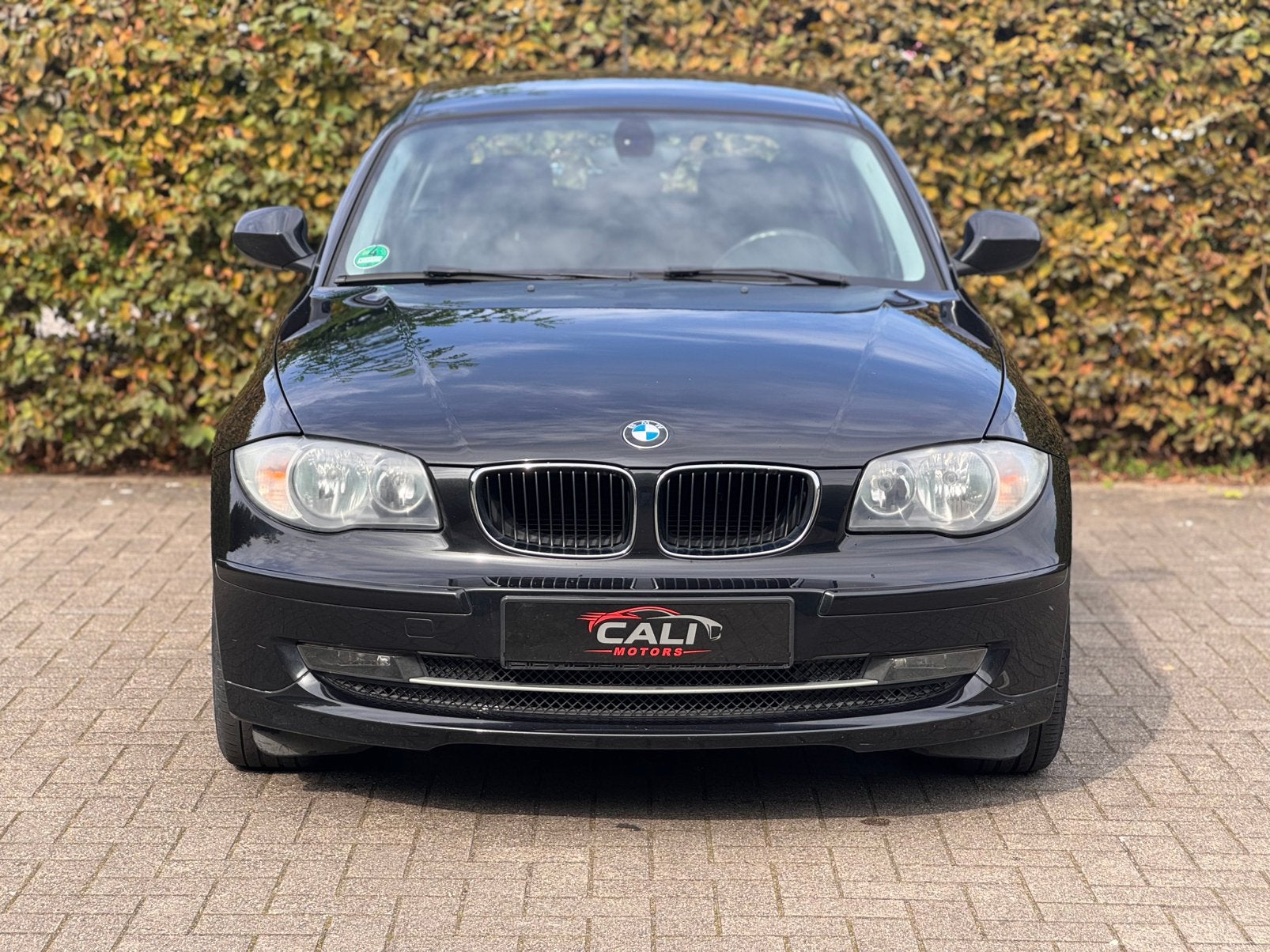 BMW 116i AIRCO,GEKEURD VOOR VERKOOP, 1 JAAR GARANTIE, Auto's, Euro 5, 1 Reeks, Zwart, Handgeschakeld