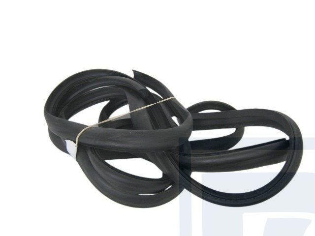 Volvo Rubber achterklep 145+245+265 240 estate (1372058) op, Ophalen of Verzenden, Nieuw, Volvo